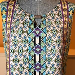 3/$15 Sunny Leigh Sharkbite Top Sleeveless Sz L